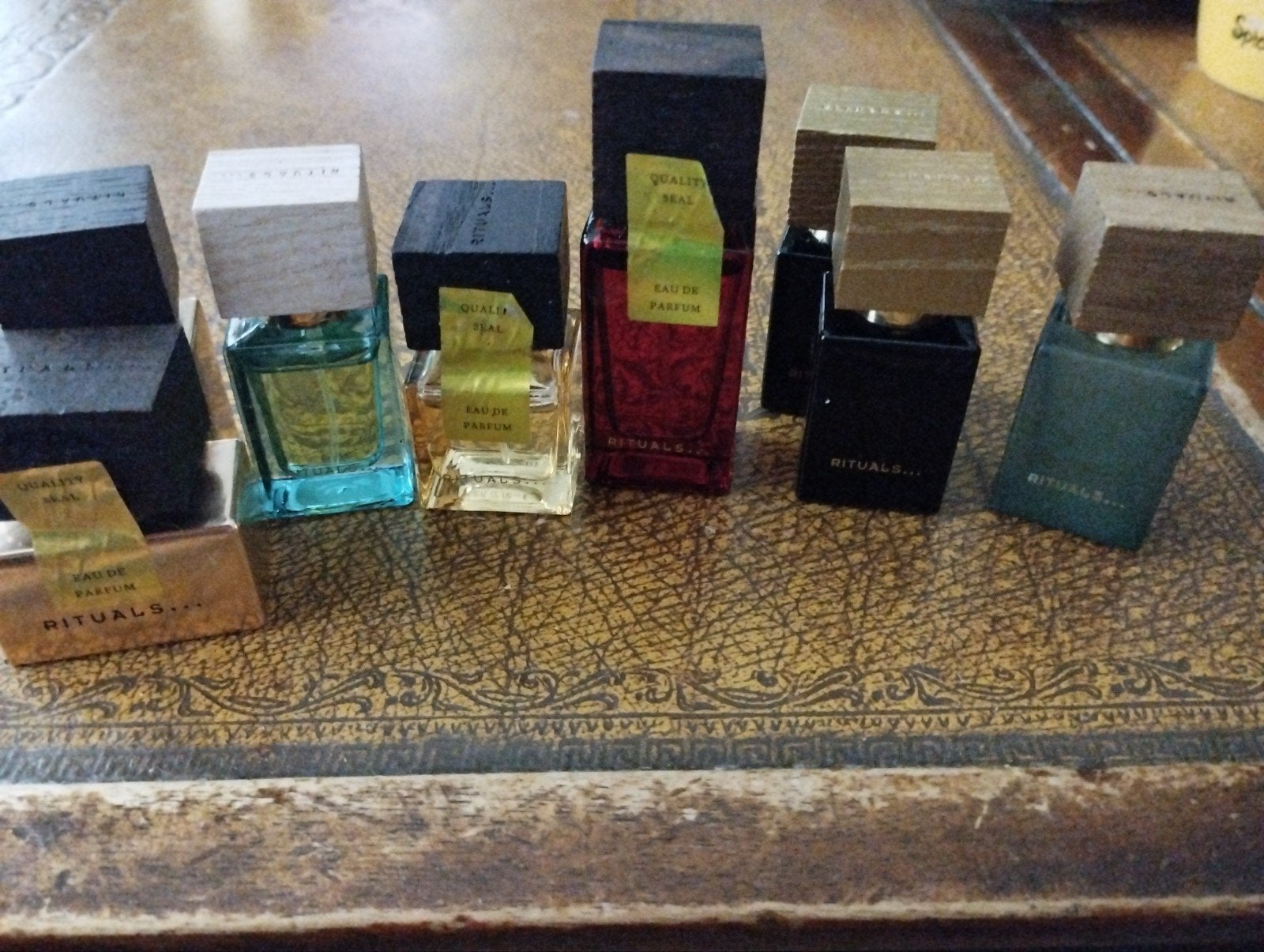 8 Rituals parfums (deels gebruikt) + toilettasje, Ophalen of Verzenden