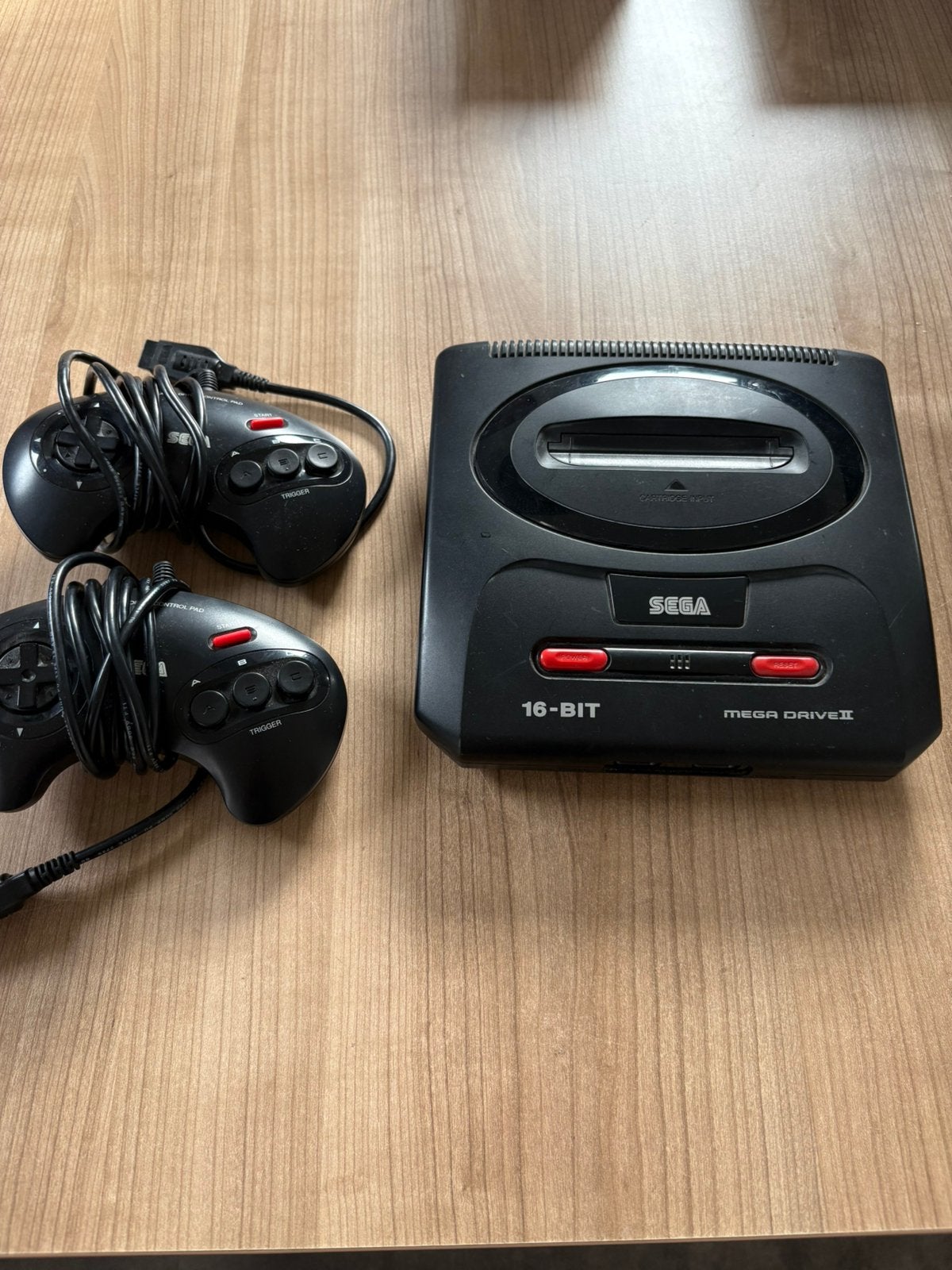 Diverse classic spelcomputers, Spelcomputers en Games, Spelcomputers | Sega, Ophalen, Mega Drive, Met 2 controllers, Gebruikt