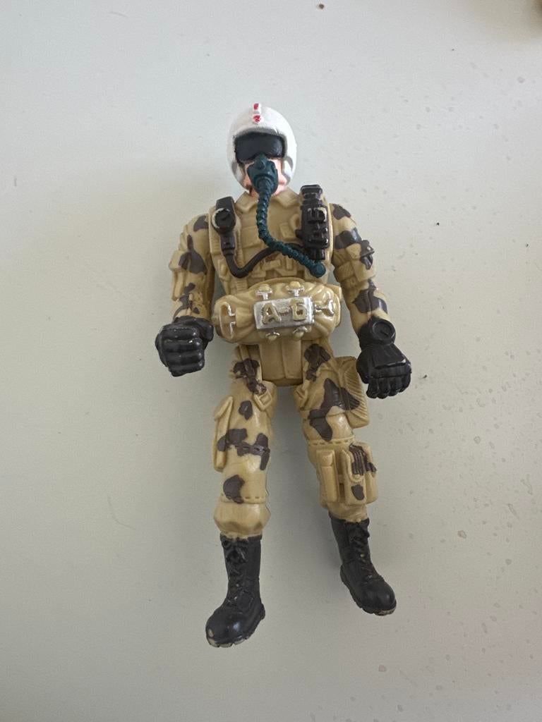 Chap Mei actiefiguur - Piloot in camouflagepak, Verzamelen, Verzenden, Gebruikt