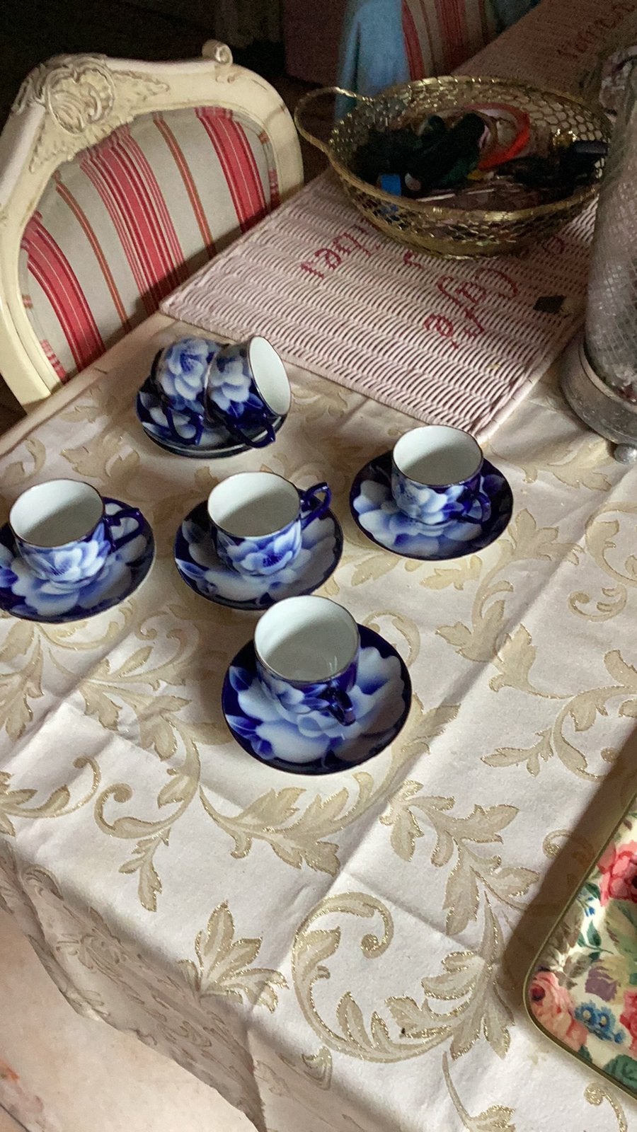 Kop en schotels, Verzenden