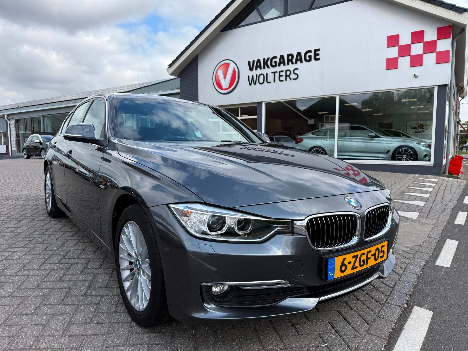 BMW 3-serie 316i Executive RIJKLAARPRIJS!, Auto's, Automaat, Gebruikt, 4 cilinders, Met garantie (alle)