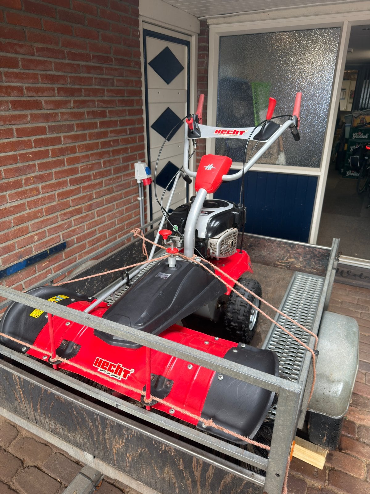 Hecht veegmachine 100cm, Ophalen, Zo goed als nieuw