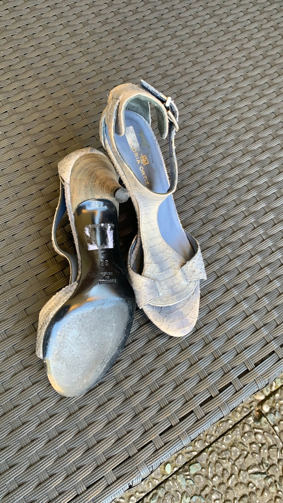 Gloria Ortiz sandalen met hak - Maat 36 izgs, Ophalen, Zo goed als nieuw, Grijs, Sandalen of Muiltjes