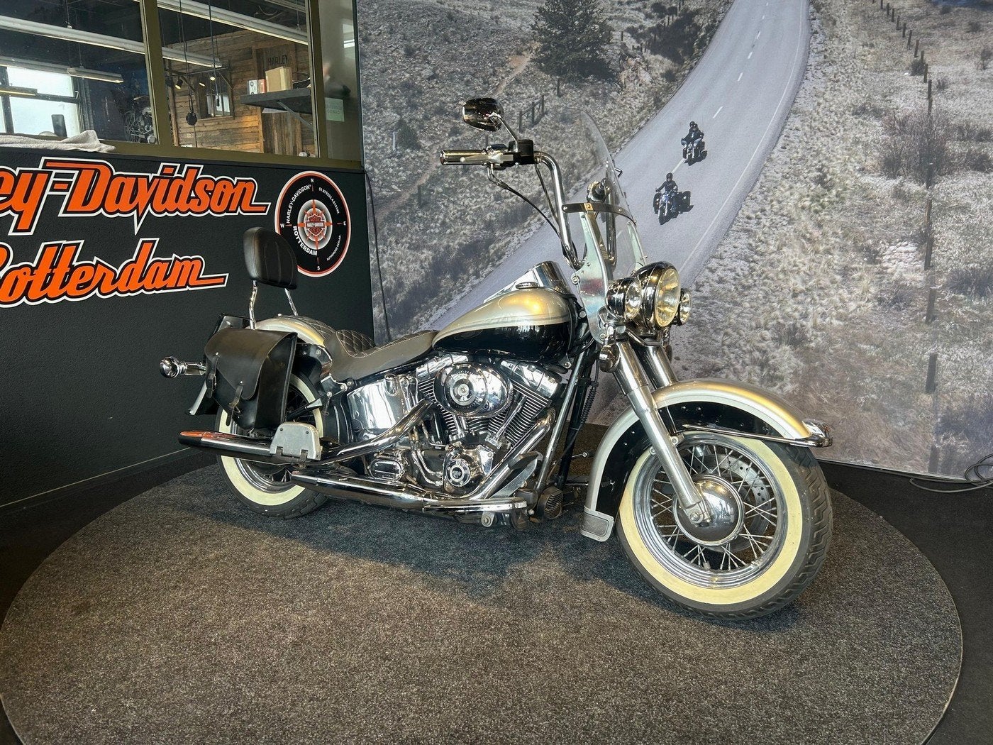 Harley-Davidson FLSTCI HERITAGE SOFTAIL CLASSI (bj 2003), Laan van Vredenoord 33
2289 DA  RIJSWIJK, NL, Bedrijf, Meer dan 35 kW