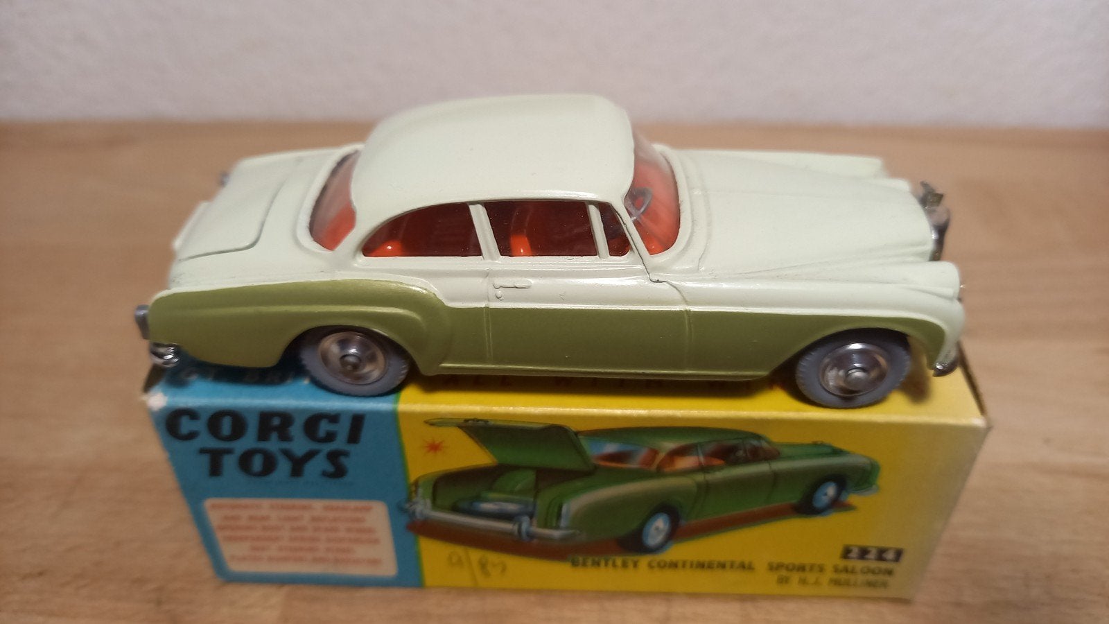 Corgi Toys, GB, 224, Bentley, twee-kleuren, mint/boxed, Ophalen of Verzenden, Nieuw, Auto, Corgi