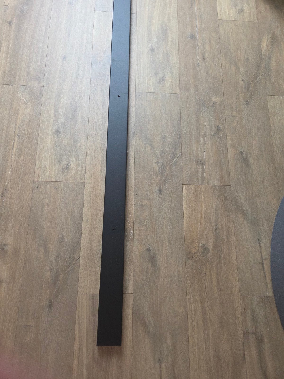 Zwarte metalen plafondplaat met drie gaten, Minder dan 50 cm, Modern, Industrieel, 200 cm of meer, Ophalen of Verzenden