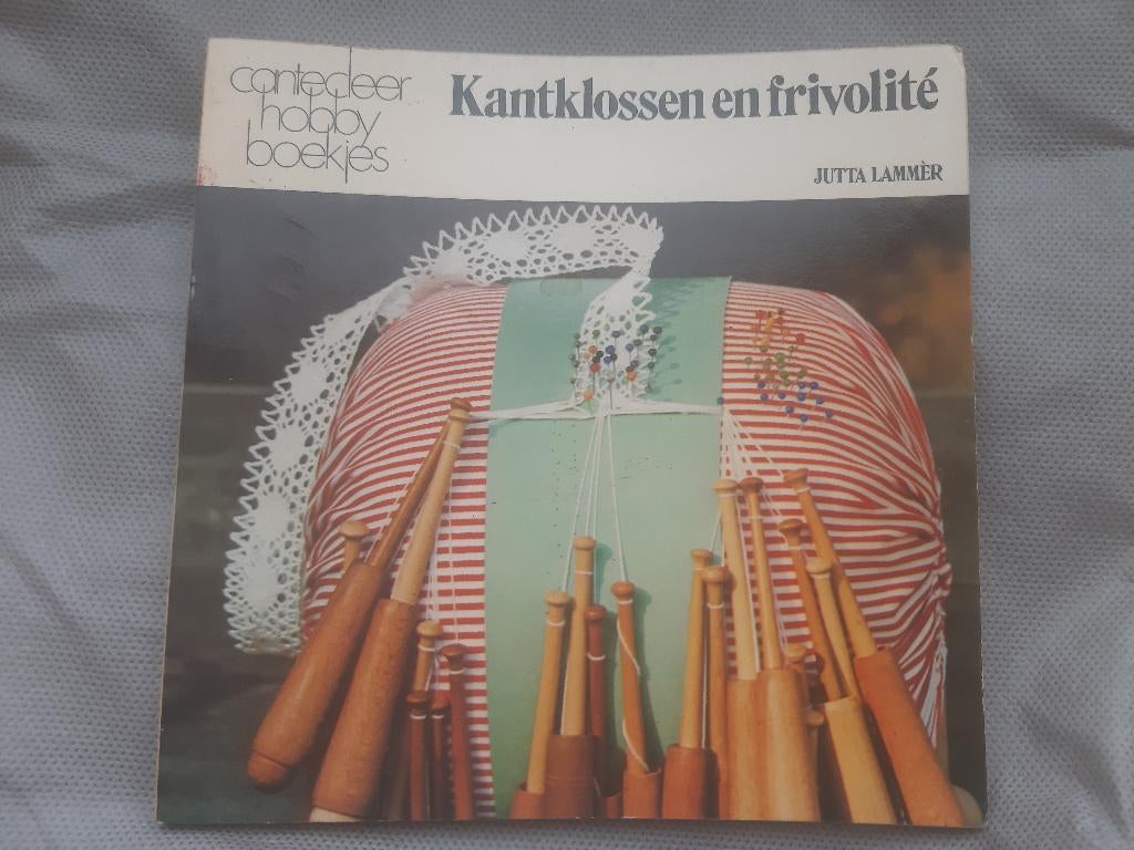Cantecleer hobbyboekje uit 1976: Kantklossen en frivolité., Ophalen, Boek of Tijdschrift