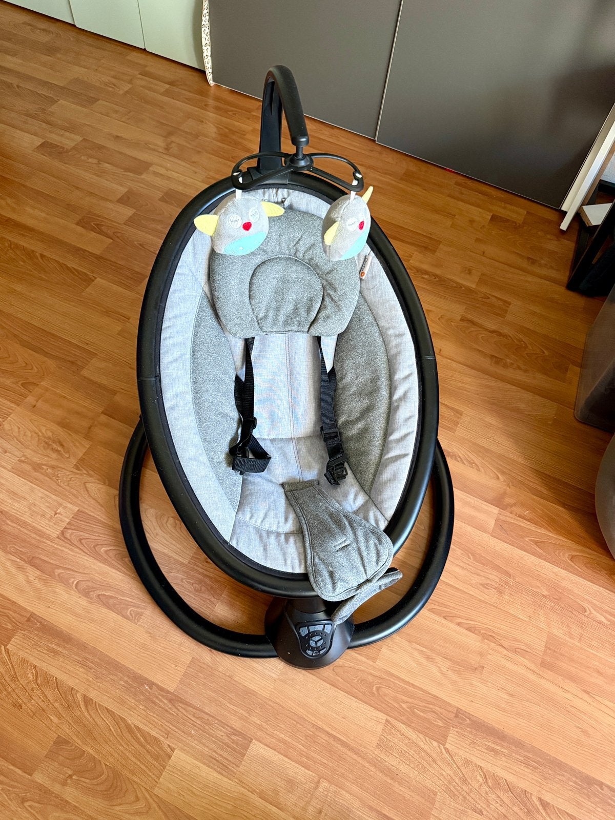 Qute elektrische wipstoel/schommelstoel met muziek, Kinderen en Baby's, Ophalen, Gebruikt, Schommelstoel, Met gordel(s) of riempje(s)