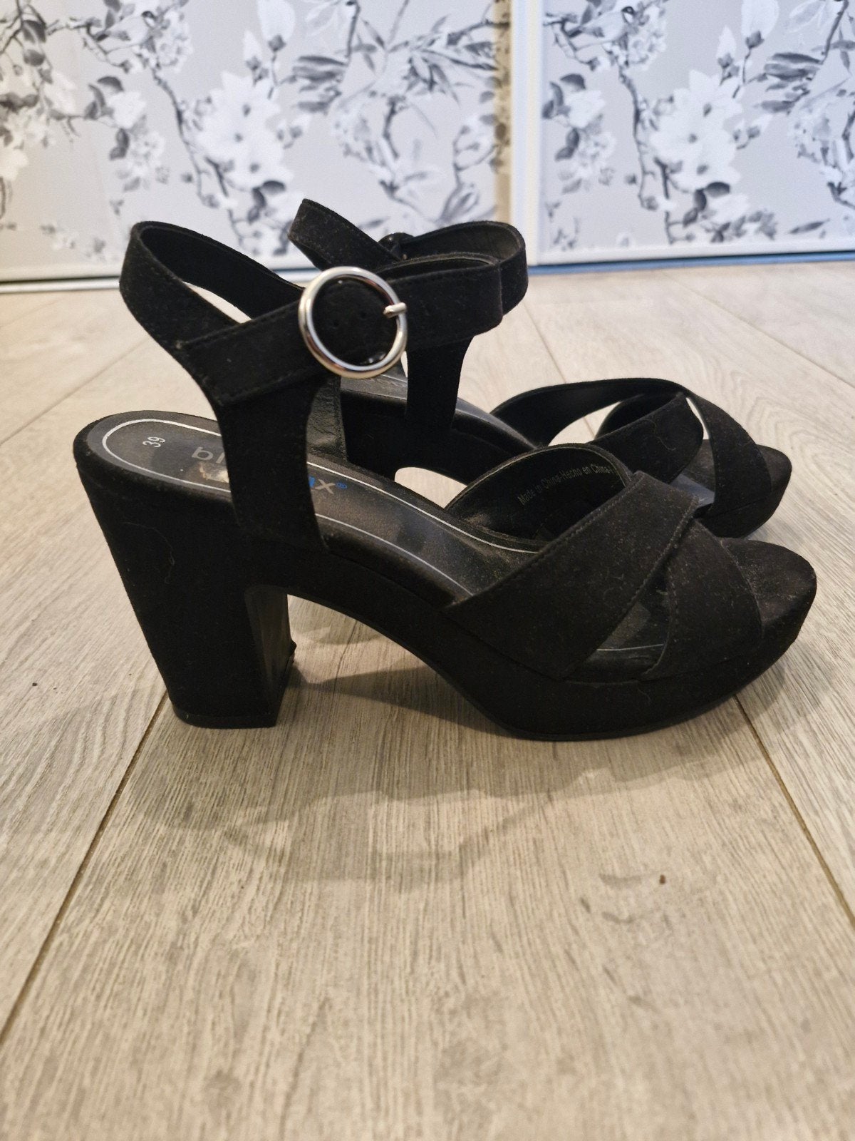 Zwarte Bluebox sandalen met blokhak - Maat 39, Kleding | Dames, Blue Box, Zwart, Zo goed als nieuw, Sandalen of Muiltjes