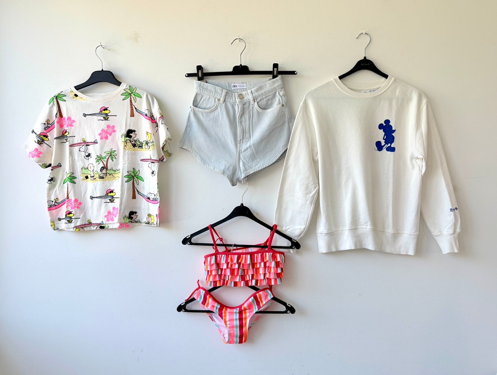 Mickey sweater+short+bikini en Snoopy t-shirt mt 152-164, XS, Kinderen en Baby's, Ophalen of Verzenden, Zo goed als nieuw, Meisje