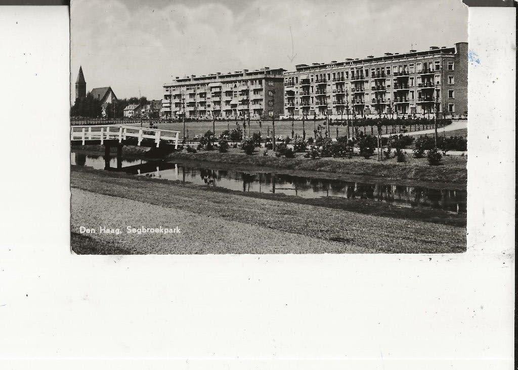 Den haag Segbroekpark met Flats 2-2-1956, Ophalen of Verzenden, 1940 tot 1960, Gelopen, Zuid-Holland