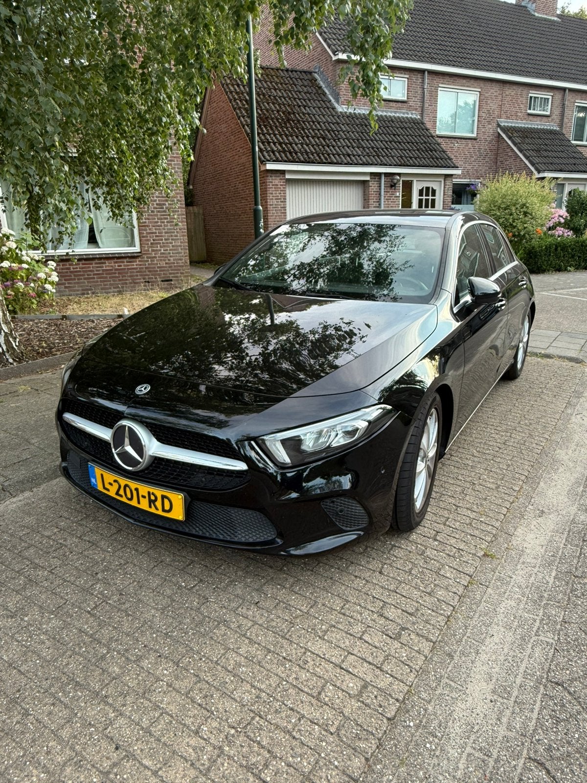 Mercedes-Benz A-Klasse A 200 d 150pk 8G-DCT 2020 Zwart, 745 kg, 4 cilinders, Bluetooth, Zwart