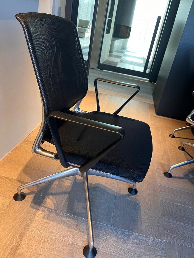 Vitra Meda Bureaustoelen (4 stuks) in kleur zwart met chroom, Ophalen, Gebruikt, Zwart, Bureaustoel