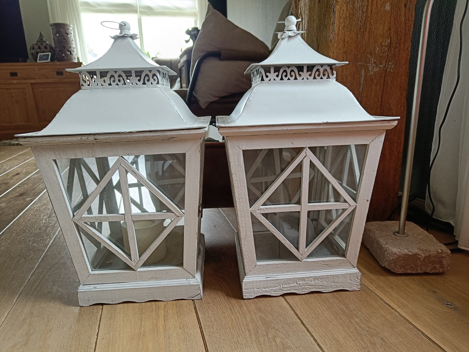 Twee grote witte lantaarns van Intratuin, Hout, Gebruikt, Boho, Ophalen of Verzenden