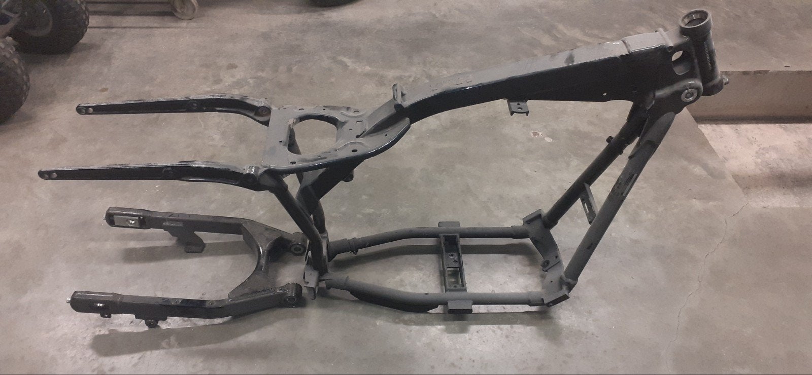 Dyna frame met kenteken, Ophalen