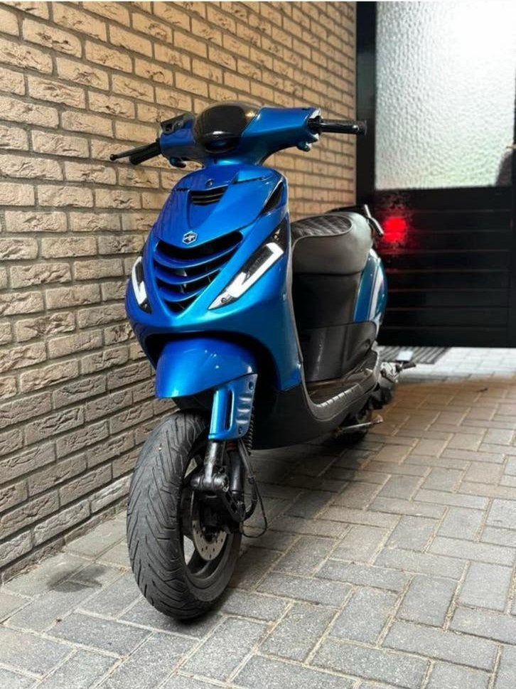 Piaggio Zip 172cc Stage 2 Brom BJ 2005, Fietsen en Brommers, Ophalen, Zo goed als nieuw, Tweetakt, Zip