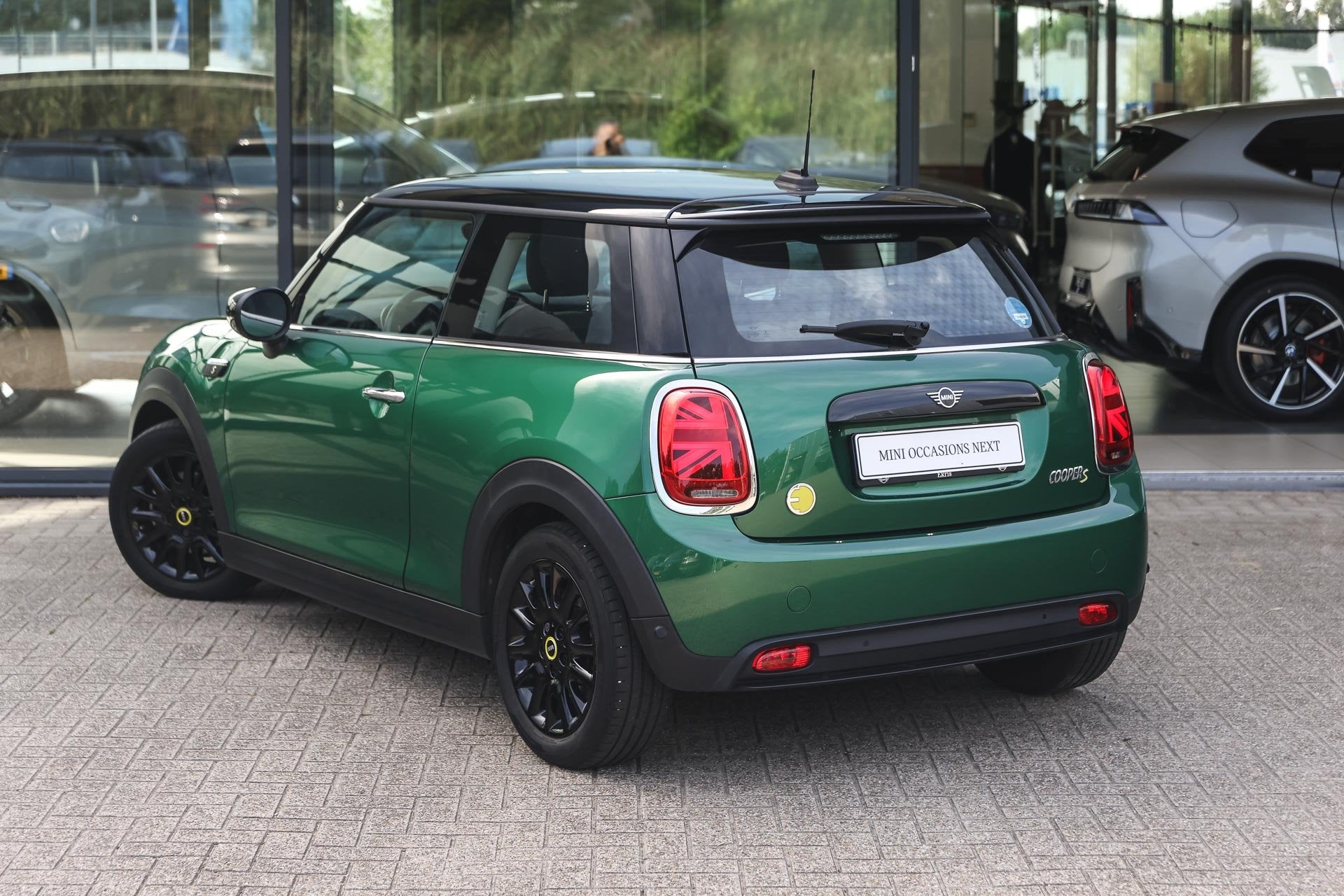 MINI Electric Classic / Sportstoelen / Cruise Control / LED, Auto's, Dealer onderhouden, Met garantie (alle), 4 stoelen, Leder en Stof