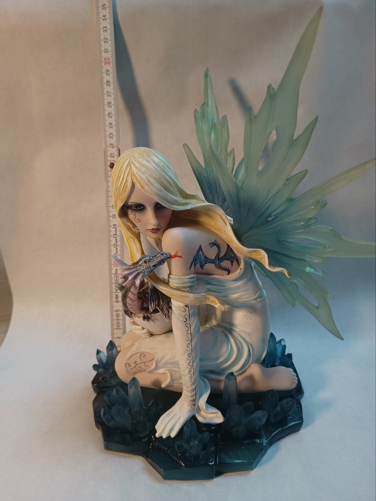 Groot Fantasy Beeld: Elf met Draakje - 34cm, Verzamelen, Beelden en Beeldjes, Ophalen of Verzenden, Zo goed als nieuw, Fantasy