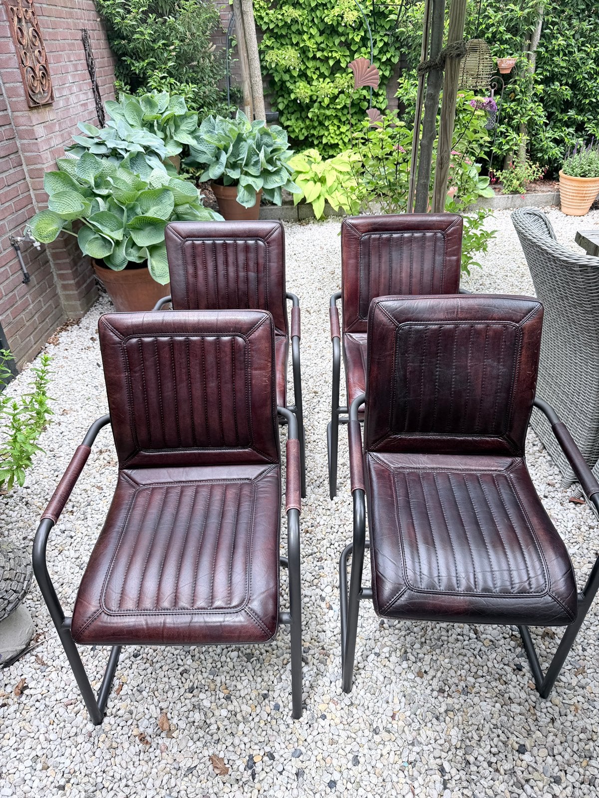 4 stoelen, metalen frame en echt leer! Goede staat, Ophalen, Bruin, Leer, Vier