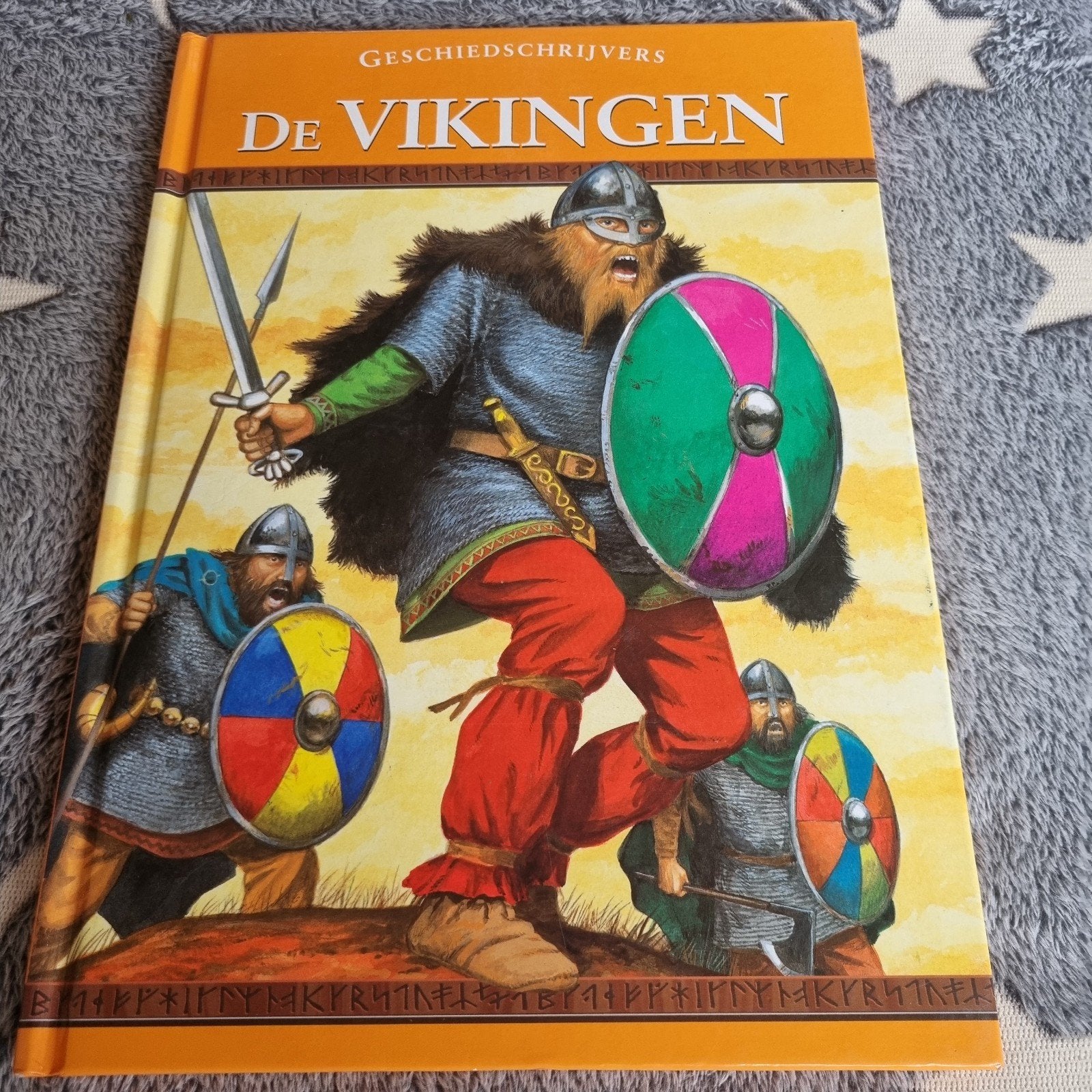 Geschiedschrijvers: De Vikingen - Educatief Kinderboek, Ophalen of Verzenden, Gelezen, Julie Joinsaux, Rob Shone