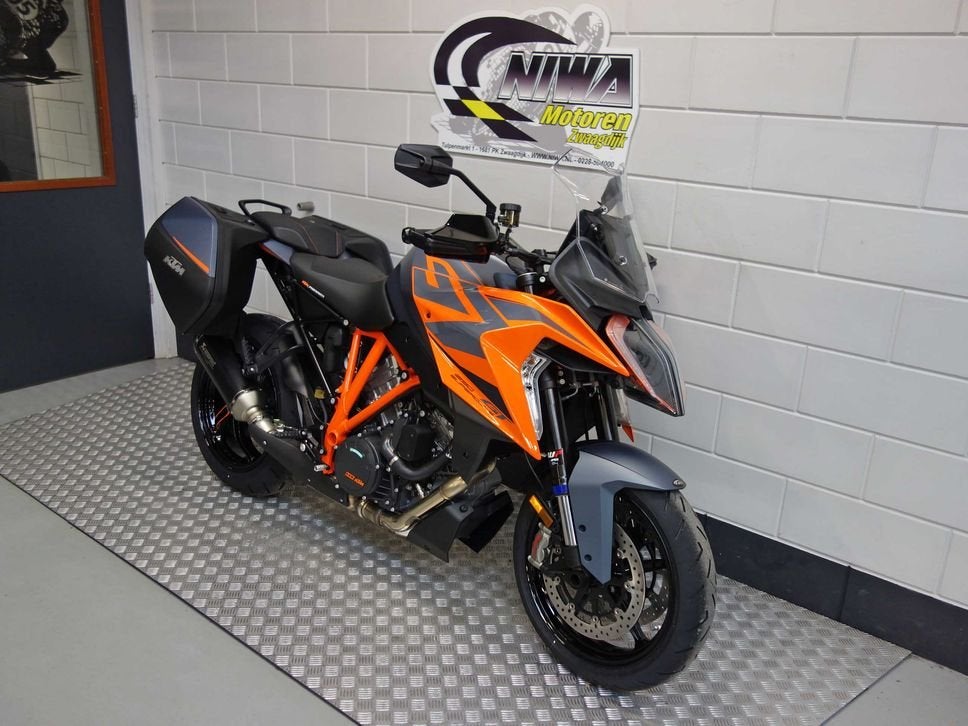 KTM 1290 Super Duke GT, 2 cilinders, KTM, Motorrijbewijs A, Bedrijf
