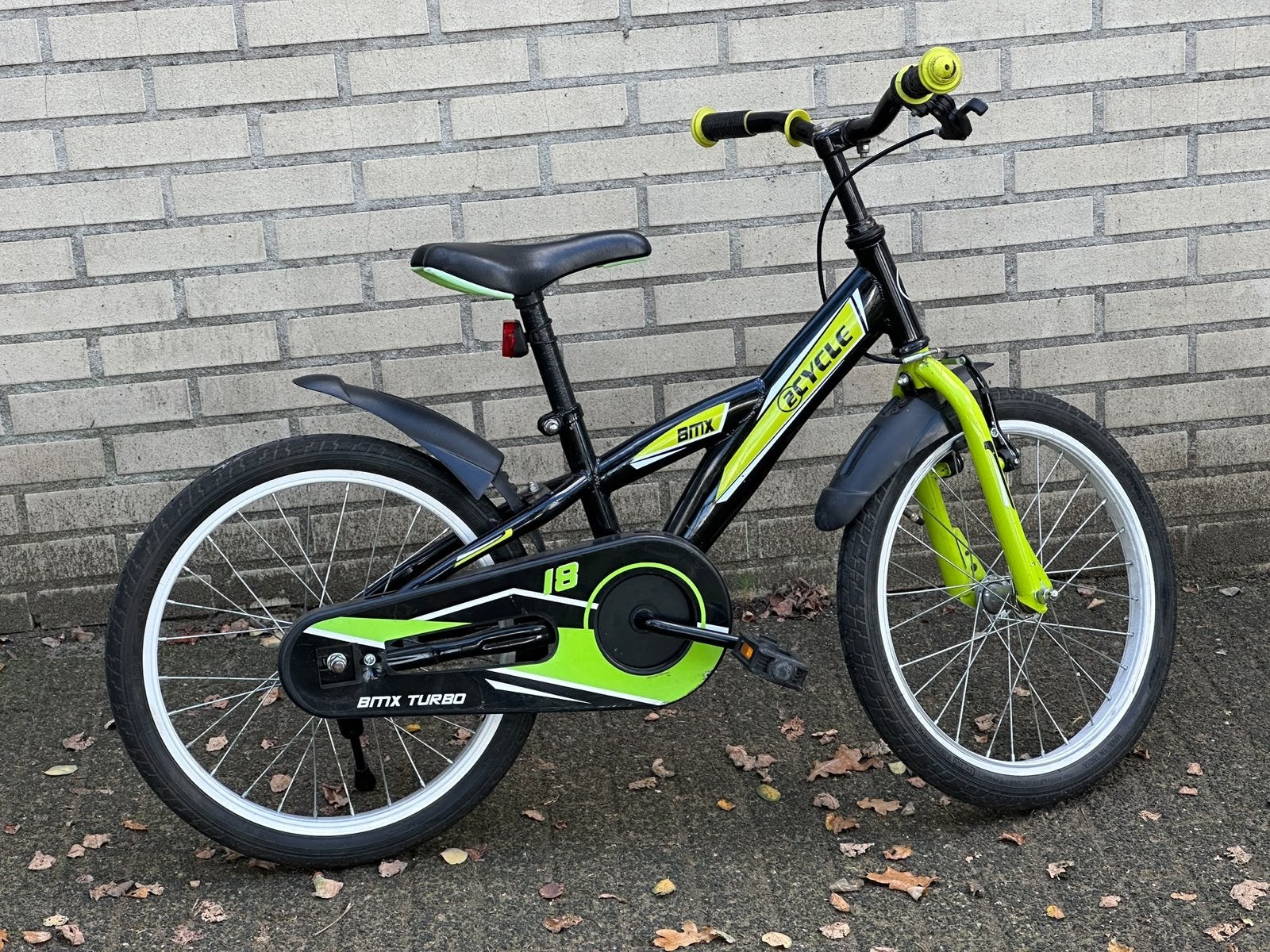 BMX Turbo kinderfiets 18 inch - Zwart/Neon Groen, Fietsen en Brommers, Ophalen, Staal, Velgrem, V-brakes