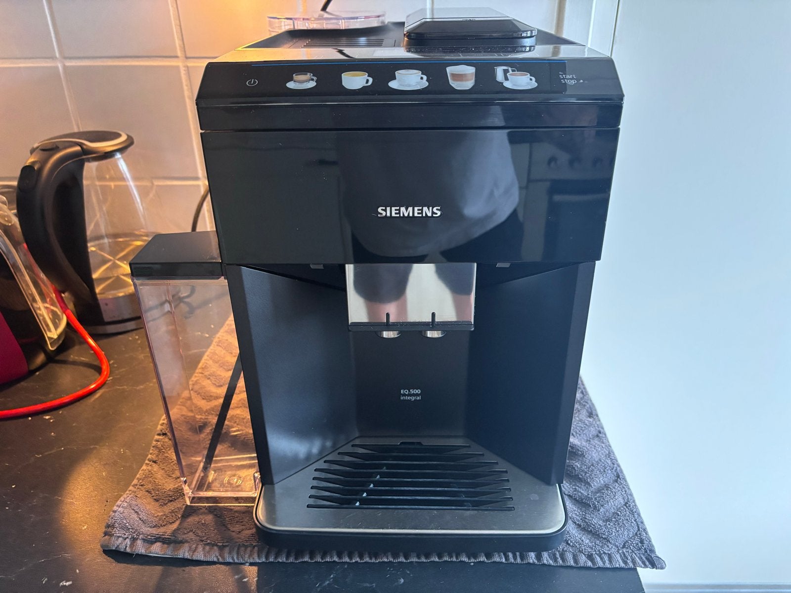Siemens EQ.500 TQ505R09 Volautomatische Koffiemachine Zwart, Ophalen, Afneembaar waterreservoir, Gebruikt, Koffiemachine