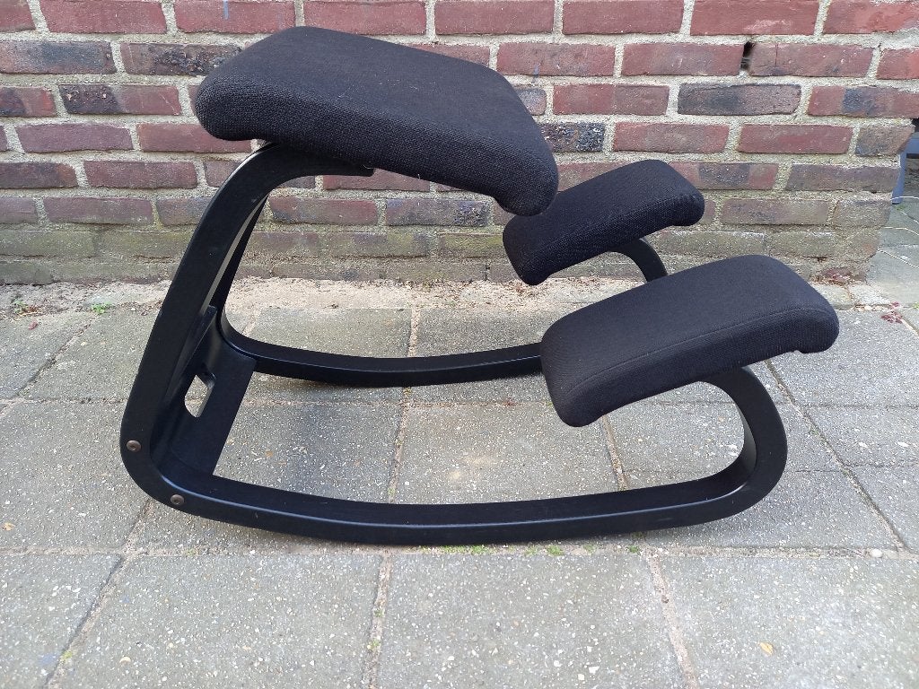Varier (Stokke) Balansstoel / Ergonomische Stoel / Kniestoel, Gebruikt, Zwart, Ophalen of Verzenden, Bureaustoel