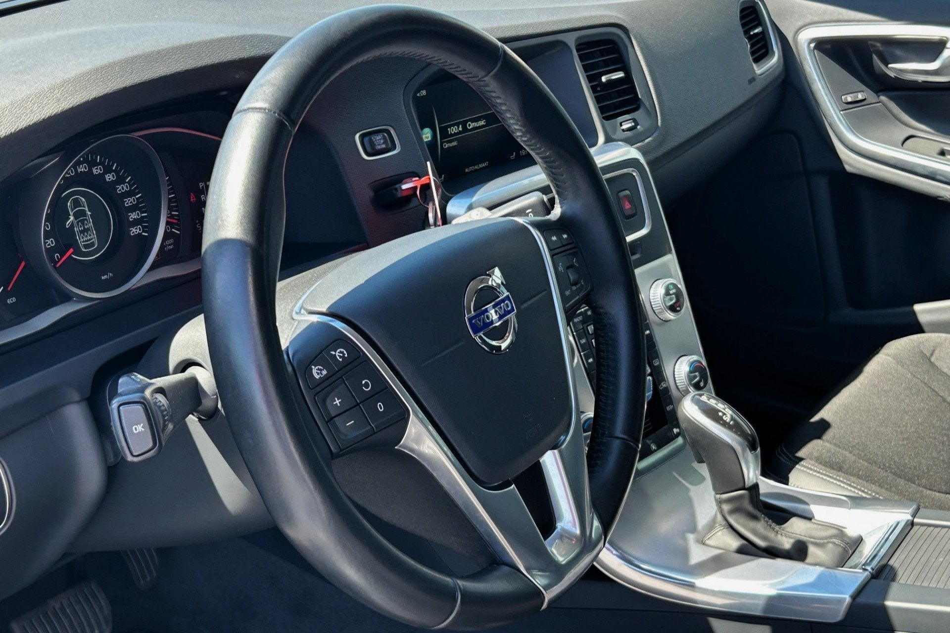 Volvo V60 Cross Country 2.0 T5 245pk Nordic+ XENON STANDKACH, 15 km/l, Gebruikt, 4 cilinders, 1600 kg