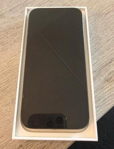 Nette iPhone 15 Pro - 88% batterij, incl. doos & extra's, Ophalen, 128 GB, Zwart, Zo goed als nieuw