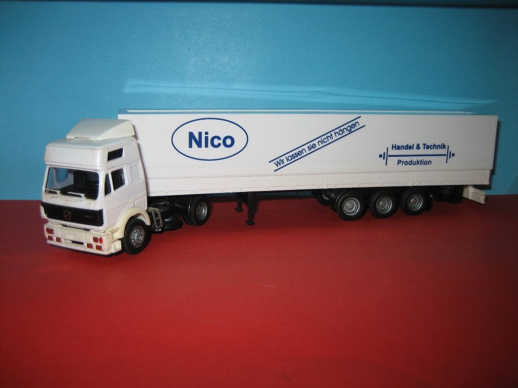 Nico-Technik  MERCEDES met oplegger  AWM, Ophalen of Verzenden, Zo goed als nieuw, Bus of Vrachtwagen, AWM