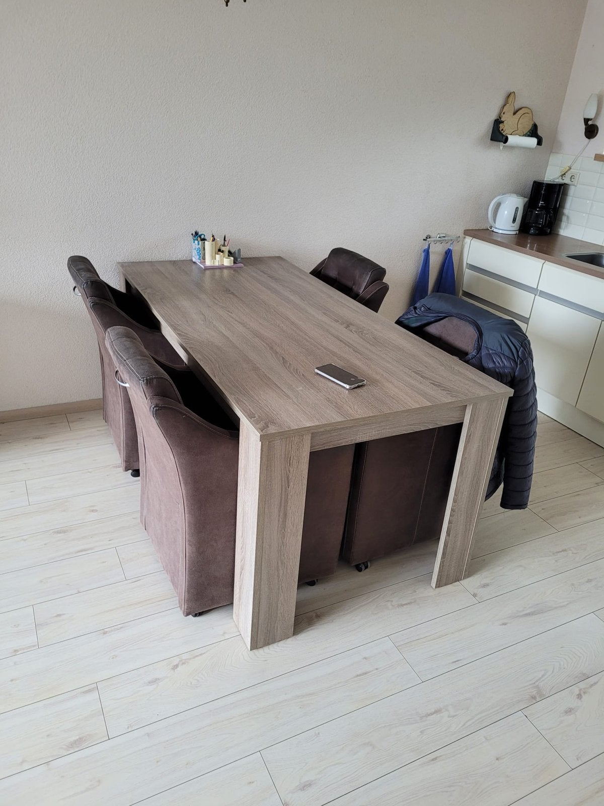 Complete Woonkamerset: Tafel, Stoelen, Dressoir, Kasten, Ophalen