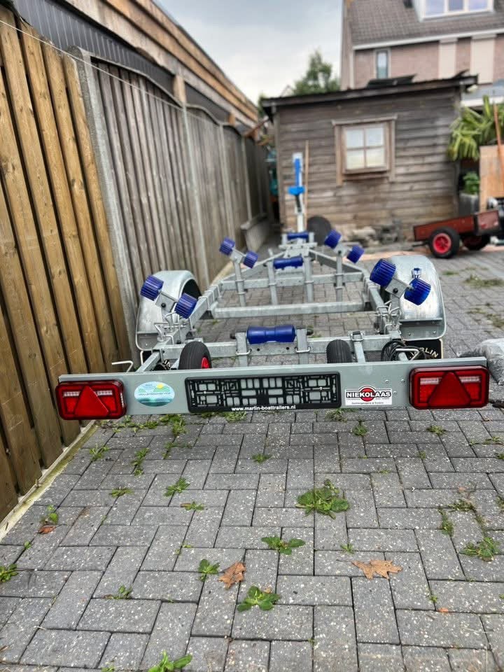Boot trailer, Ophalen, Motorboot