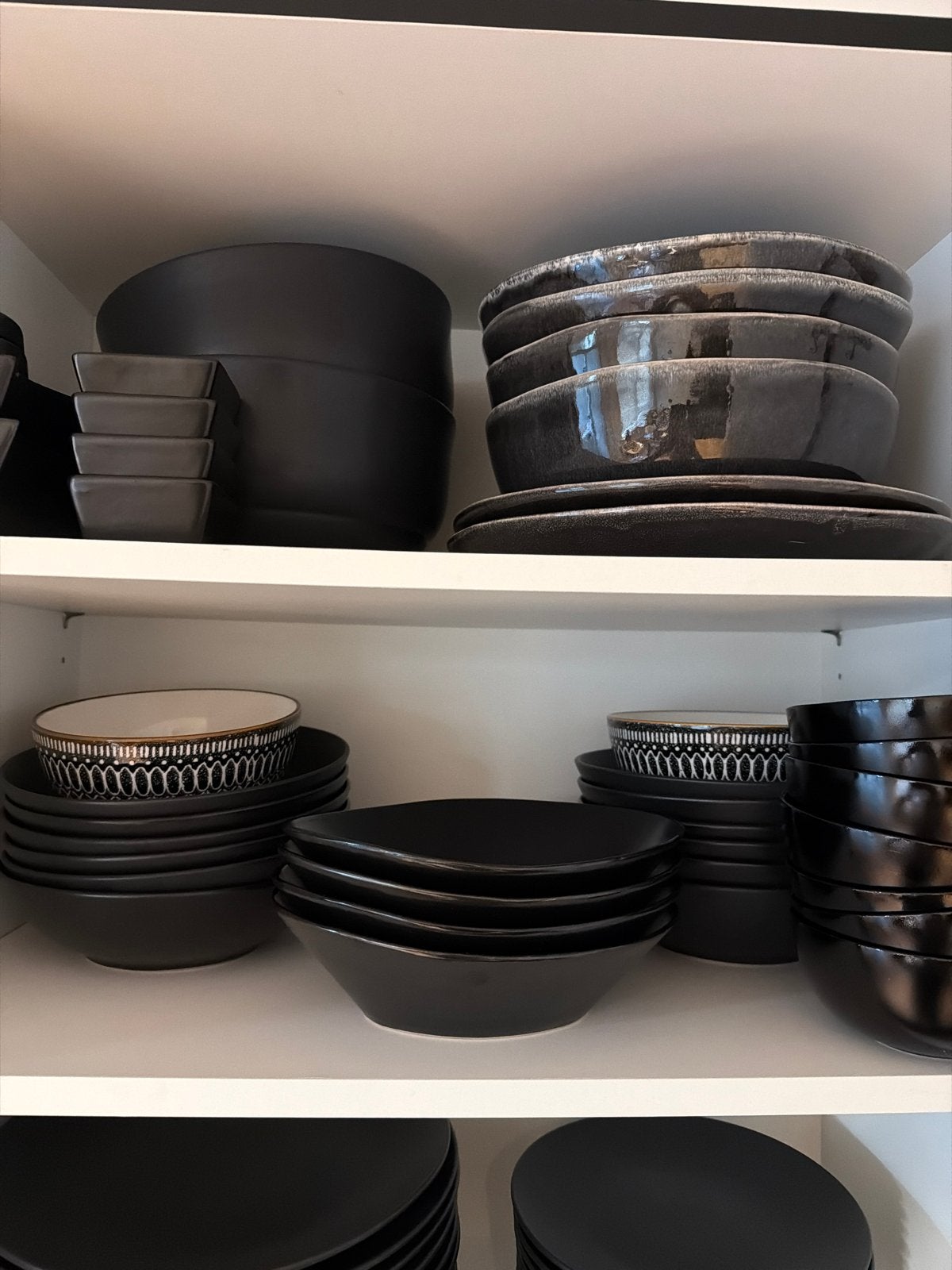 Zwart servies - Borden, kommen en schalen, Ophalen, Overige merken, Keramiek, Zo goed als nieuw