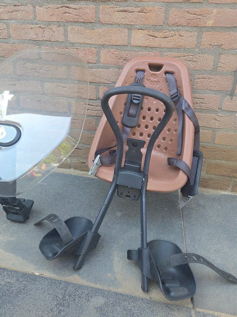 Yepp voorzitje met windscherm (bruin), Fietsen en Brommers, Ophalen, Thule, Gebruikt, Voetsteuntjes