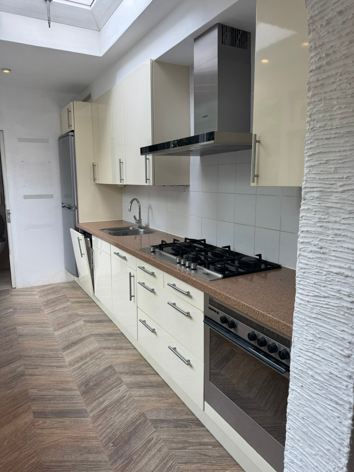 Complete keuken, Ophalen, Zo goed als nieuw, Graniet of Steen, Hoekkeuken