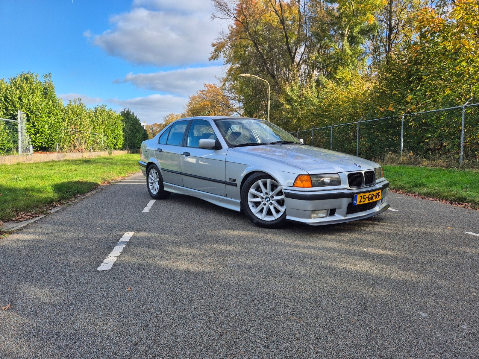 BMW 3-Serie 2.8 I 328 AUT 1996 Grijs, Auto's, Automaat, 1330 kg, Achterwielaandrijving, 750 kg