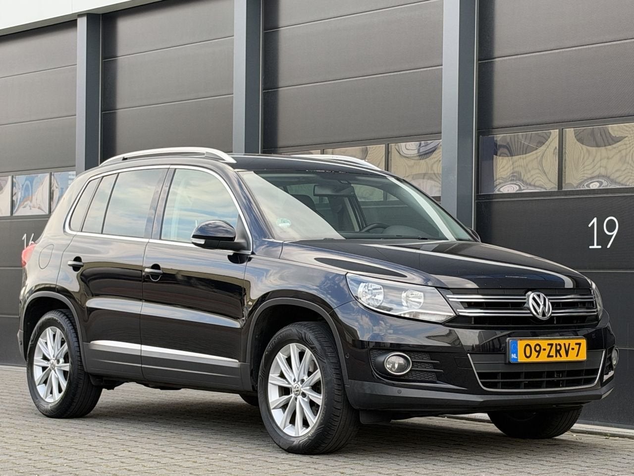Volkswagen Tiguan 2.0 TDI 4Motion Camera Clima AUTOMAAT, Automaat, 4 cilinders, Zwart, Bedrijf