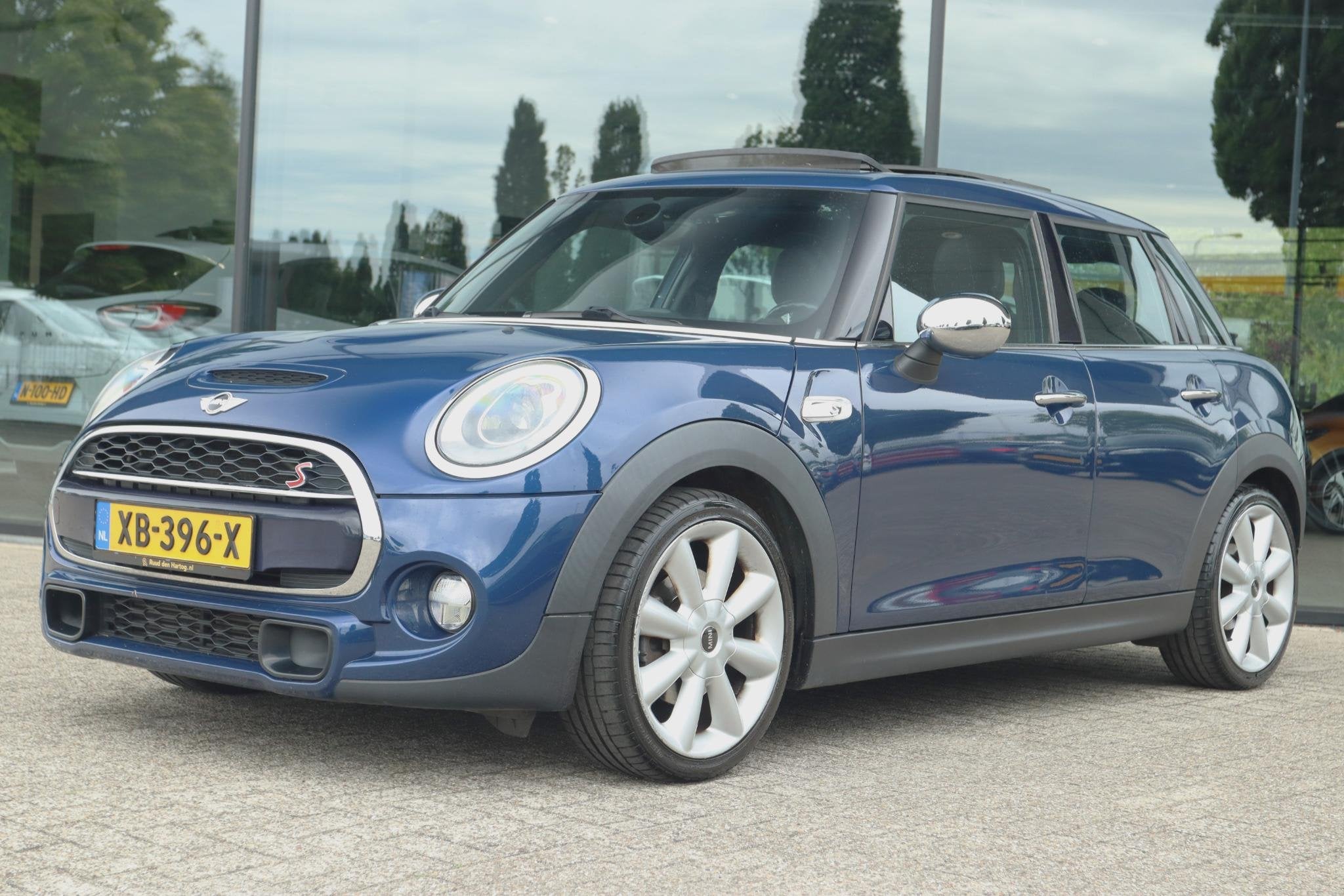 MINI COOPER S 2.0 CHILI SERIOUS BUSINESS | PANO | LED | LEDE, Auto's, Voorwielaandrijving, 1998 cc, 1195 kg, Gebruikt