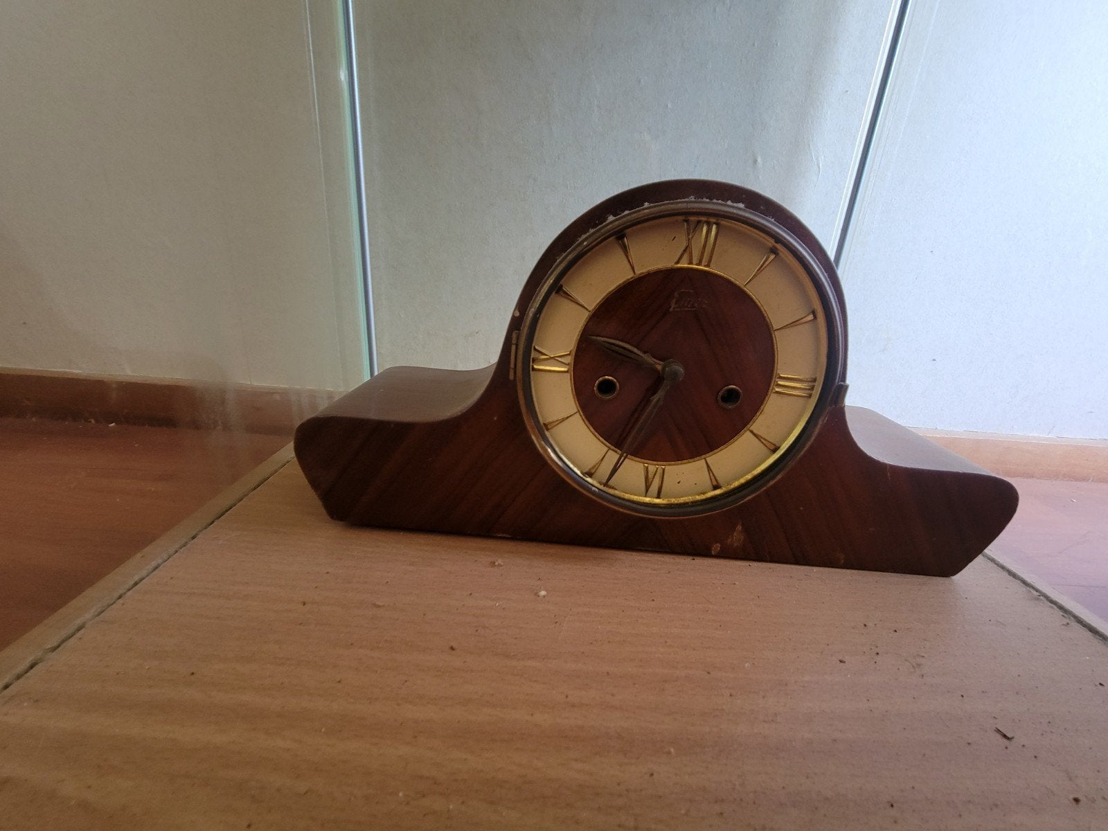Antieke houten schoorsteenklok met Romeinse cijfers, Ophalen