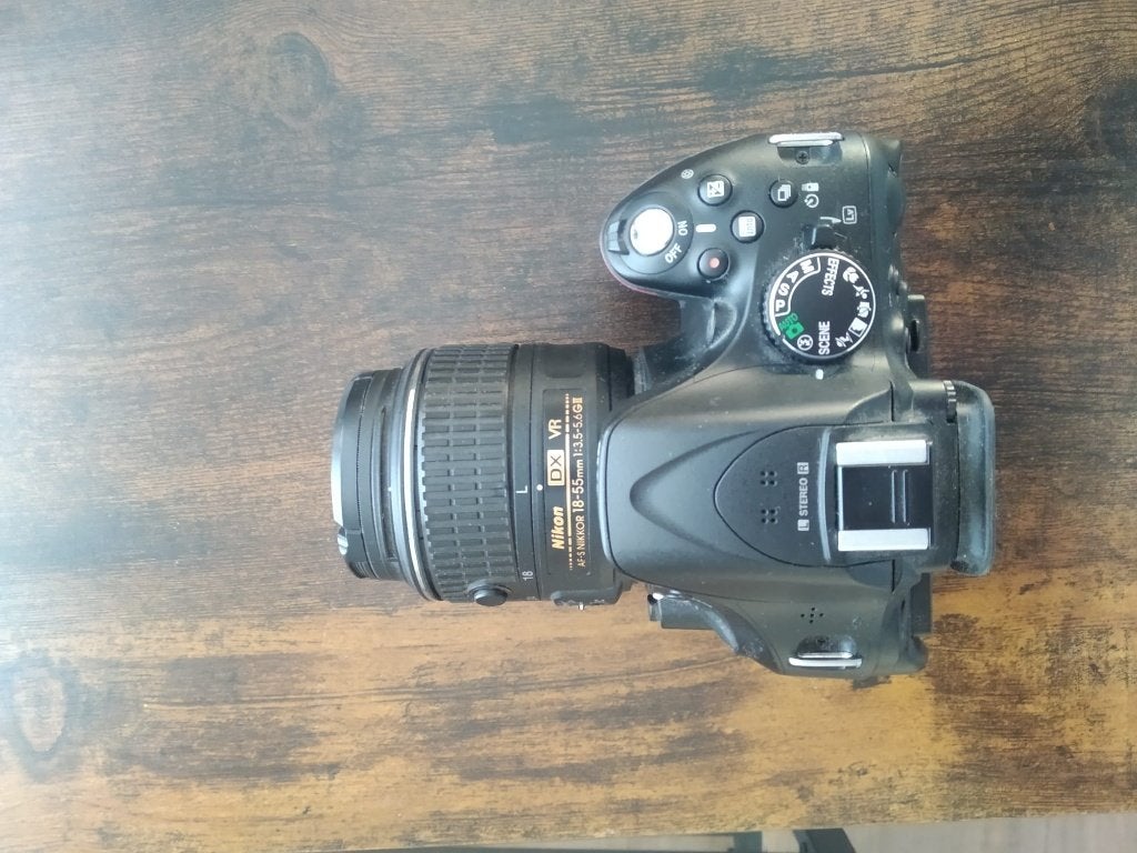 Nikon D5200 + 18–55mm VR II + MH-24 Charger, Audio, Tv en Foto, Fotocamera's Digitaal, Ophalen, Kantelbaar/draaibaar scherm, Zo goed als nieuw