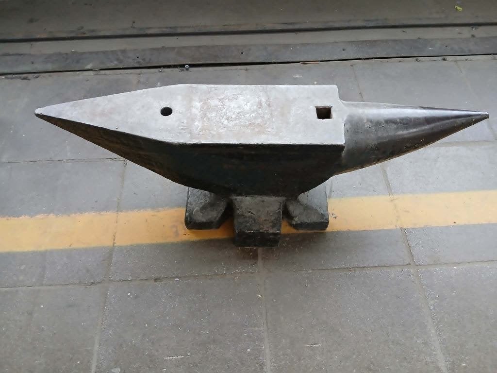 aambeeld  40 a 50 kg, Ophalen