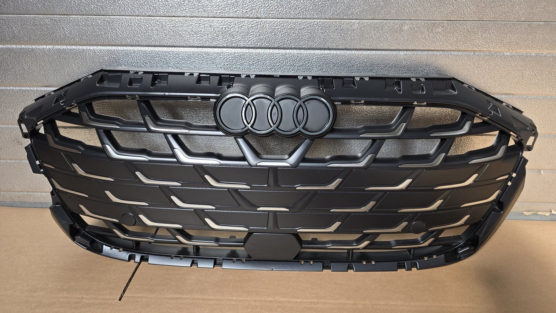 Grill AUDI A3 8Y FACELIFT S-LINE E-TRON 8Y0853651AF MOOI 8Y0, Auto-onderdelen, -, Nieuw, Ophalen of Verzenden, -