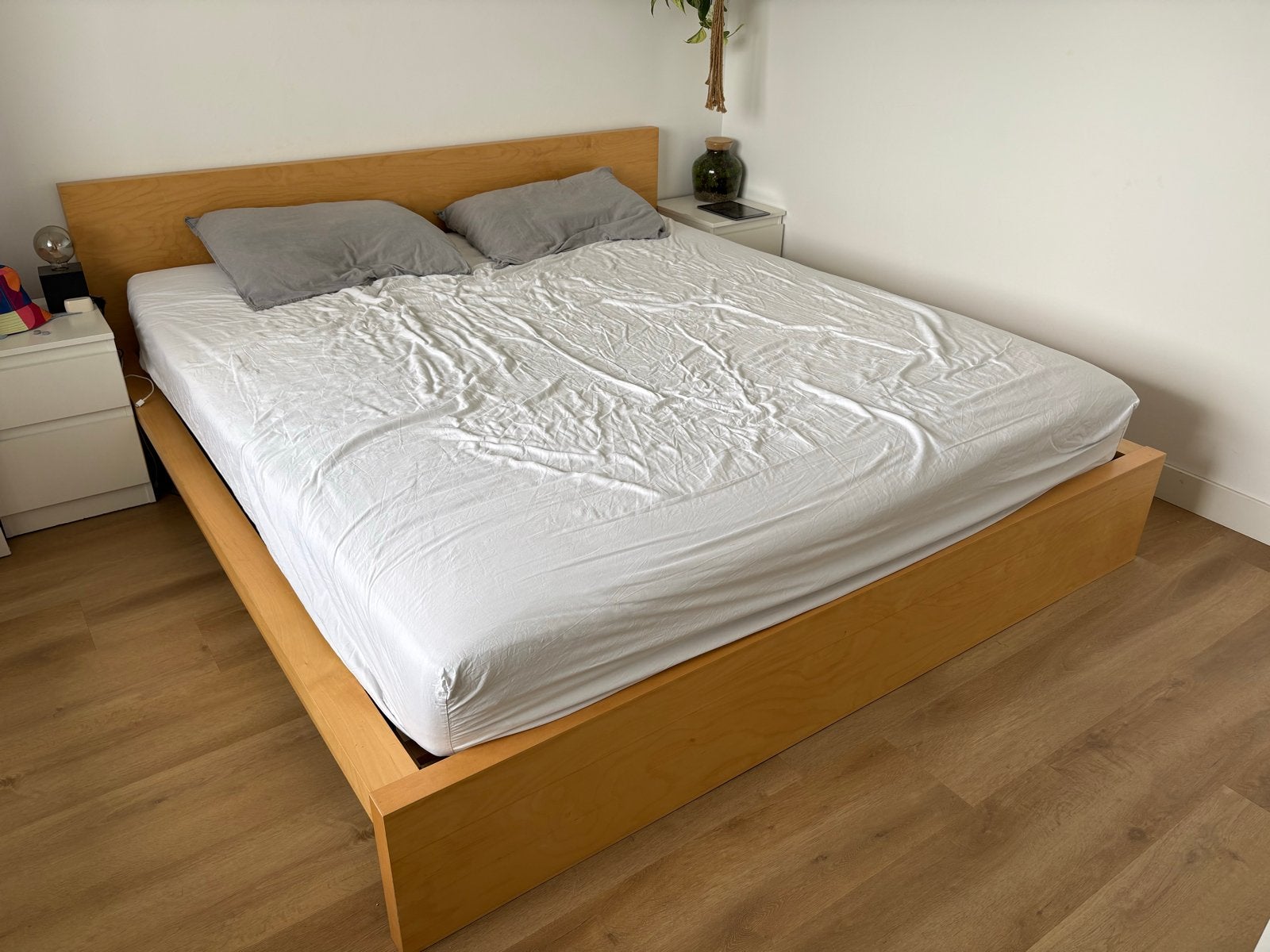 Ikea tweepersoonsbed met hoofdbord, Huis en Inrichting, Slaapkamer | Bedden, Ophalen, Gebruikt, Bruin, Tweepersoons
