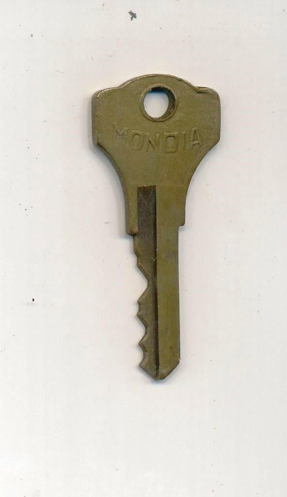 Vintage Mondia Cylinder key, Ophalen of Verzenden