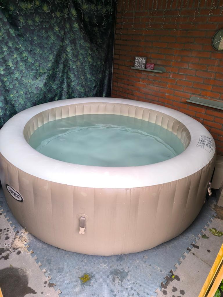 Intex Purespa bubble jacuzzi voor 4 personen, Tuin en Terras, Bubbelbaden en Hottubs, Gebruikt, Opblaasbaar, Afdekzeil, Filter