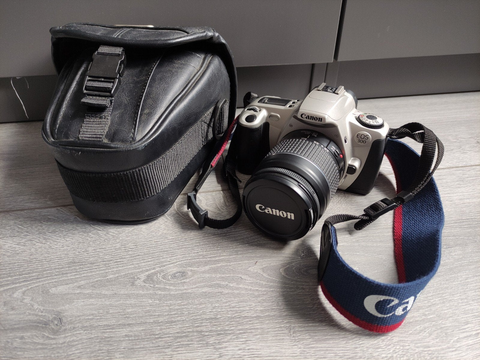 Canon EOS 300 camera met hoes (werkend), Ophalen of Verzenden, Spiegelreflex, Canon