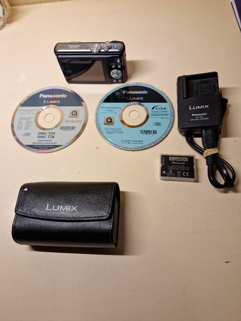 Panasonic Lumix compactcamera met tasje, oplader en batterij, Audio, Tv en Foto, Ingebouwde flitser, Gebruikt, Panasonic, Ophalen of Verzenden