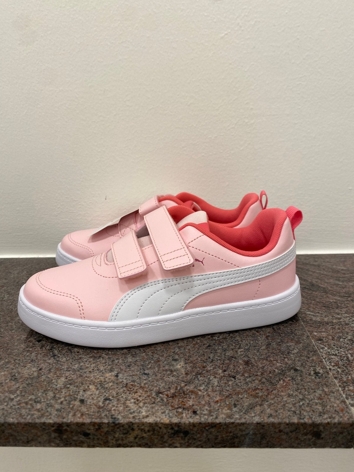 Puma sneakers roze maat 34 - Nieuw met label, Meisje, Schoenen, Nieuw, Ophalen of Verzenden