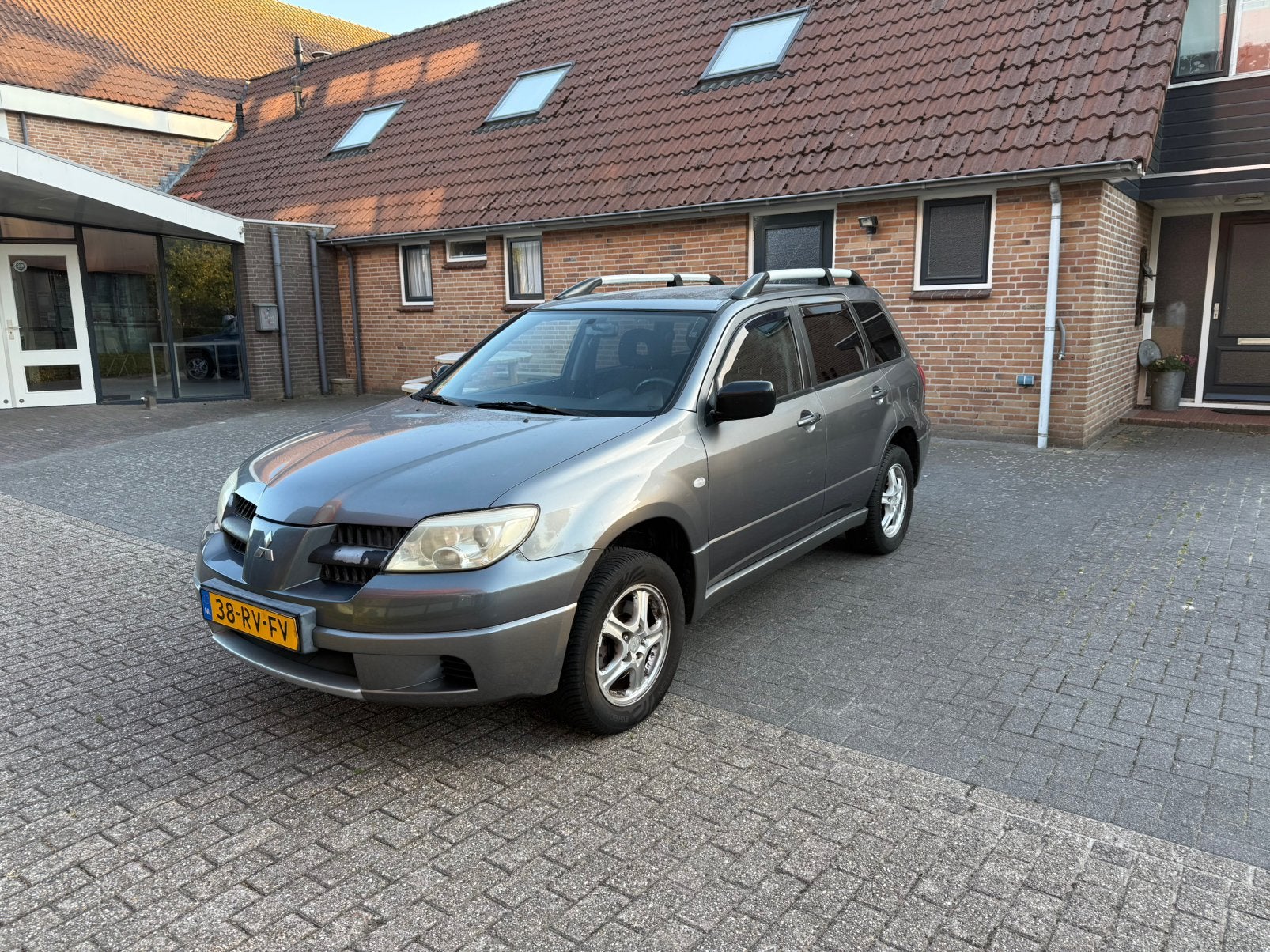 Mitsubishi Outlander 2.0 MPI 2WD 2005 recente apk, Auto's, Mitsubishi, Voorwielaandrijving, 136 pk, Outlander, 4 cilinders